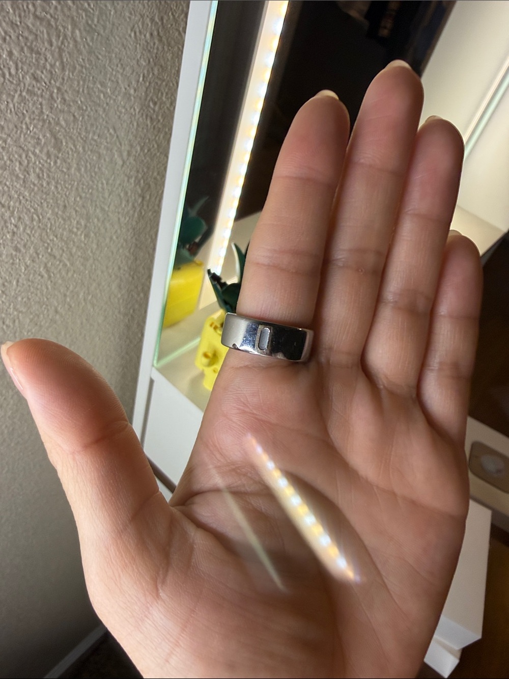 Oura Ring 4 Silver - Size 6 - Picture 7 of 8